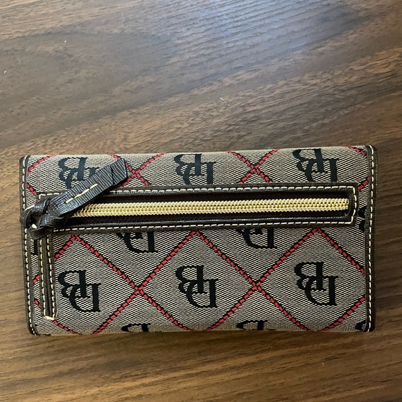 Dooney and Bourke wallet - Picture 2 of 3